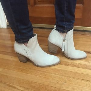 Sam Edelman Off White Suede booties New
